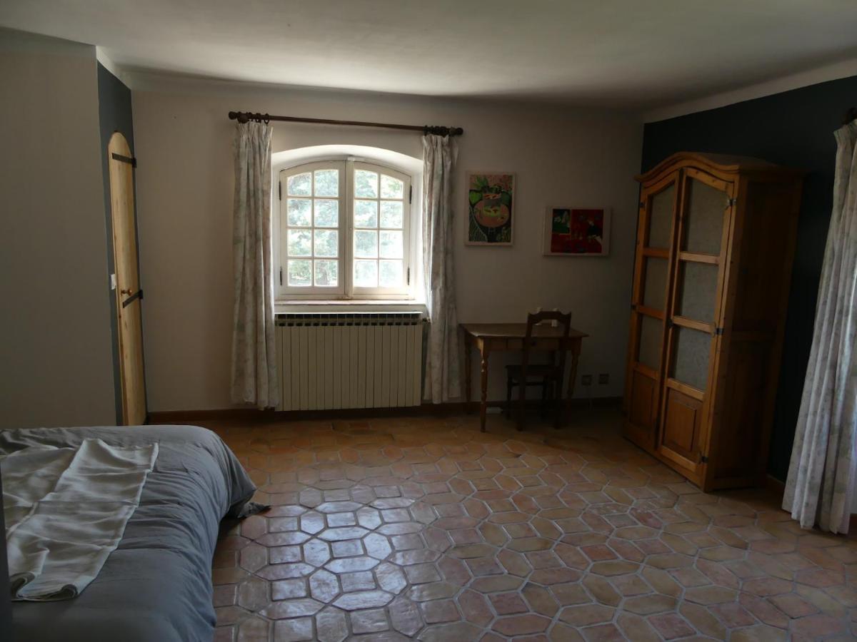 Le Charme D'Une Vieille Bastide Provencale Solliès-Pont Cameră foto